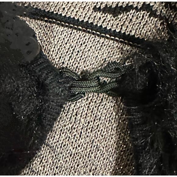 Chico’s Women’s Faux-Fur Collar Lurex Cardigan Black with Gold Size 0 - Picture 10 of 15